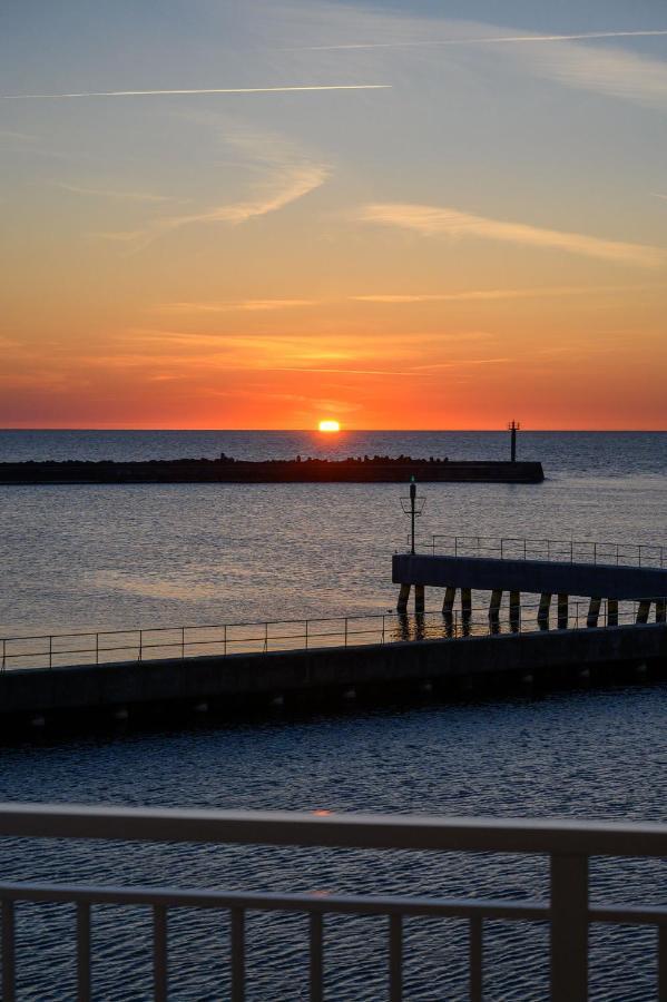 Sunset Boulevard 1 Apt 9 Bulwar Zachodzacego Slonca 1 W Marina Royale Darlowko Buitenkant foto